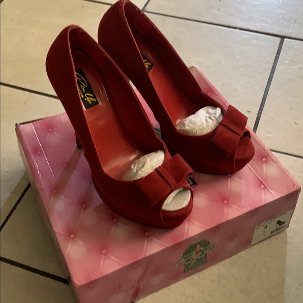 Pin up couture European vintage Stiletto size 9